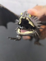 Skrill 2013 Dreamworks How to Train Your Dragon Defenders of Berk 13″ Toy