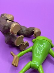 Rainforest Cafe Gorilla, Frog action figures 2000 advertising safari toy RFC