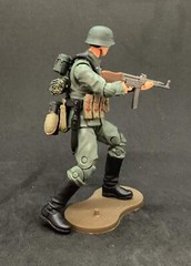 WWII – GERMAN ARMY MP44 GUNNER w/ Gear Marauder 1:18 Scale 4″ GI Joe Type Figure