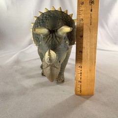 Triceratops JP08 Jurassic Park Kenner 1993 Figure jp 08 dinosaur