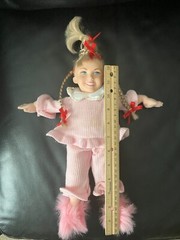 2000 HOW THE GRINCH WHO STOLE CHRISTMAS “CINDY LOU WHO “ TWIRLING BRAID DOLL