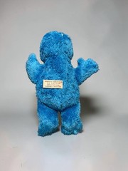 Hasbro Sesame Street Feed Me Cookie Monster Talking Vibrating 14 Inch Plush Toy