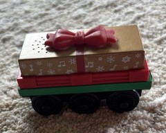 Thomas & Friends Wooden Railway Musical Christmas Gift Car , 2003