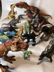 Jurassic World – Lot of 14 Dinosaurs – Large triceratops T. Rex