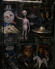 Grey Alien Figurine 18cm Puck UFO Sci-Fi Collectible Close Encounters Inspired