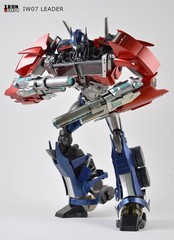 NEW IN STOCK Iron Warrior IW-07 Leader DLX Optimus Prime Action Figure Model Toy