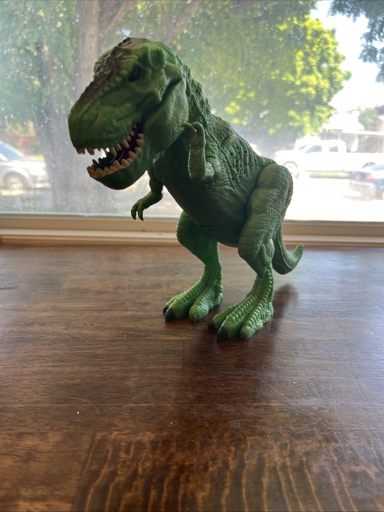 T-REX DINOSAUR Green Toys Roaring Eating Chomping Sounds Light Up Eyes