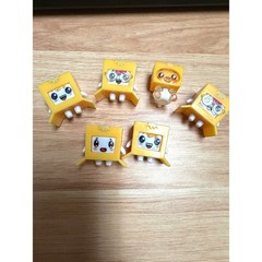Happy Friends Bonkers Toy Co LLC Yellow Boxy Character Mini Figures Set