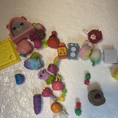 Mini Shopkins lot of 30 mini figures mixed series plus accessories