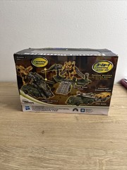 Transformers Bumblebee Mobile Attack Bunker Dark of the Moon Cyberverse NEW 2010