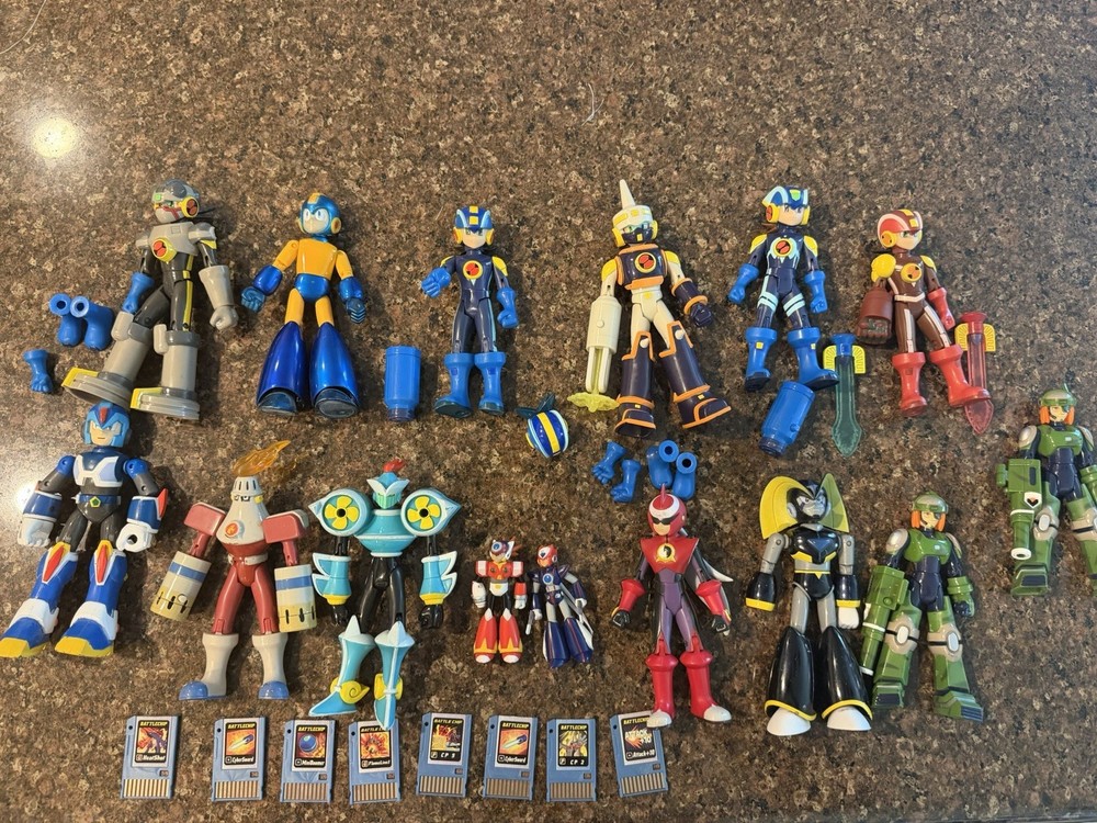 2004 Bandai Megaman Warrior Figures Lot of 15 W/Accessories and 8 Battle Chips
