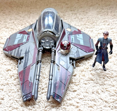 Star Wars 2004 Hasbro Jedi Spaceship Star Fighter w Anakin Skywalker Figure