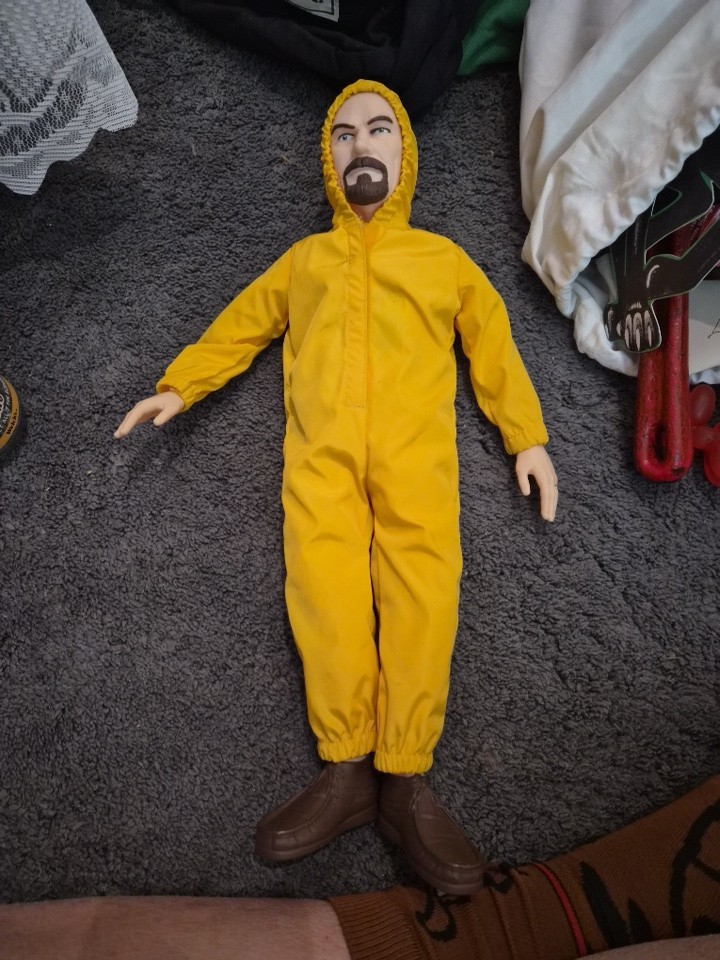Breaking Bad Walter White The COOK 17″ Talking Action Figure Doll