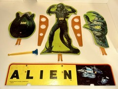 Alien Chase Target Game 1979 – Vintage HG Toys – Rare Display – Incomplete