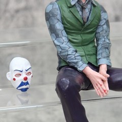 Dark Knight Joker Sitting Figure 24cm DC Heath Ledger PVC Collectible Model Toys