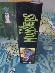 NECA – Rob Zombie’s The Munsters – Ultimate The Count 7″ Action Figure