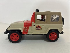 Jurassic World Park Legacy Collection 9” JEEP WRANGLER Dr. Ellie Sattler