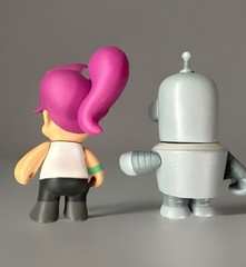 Kidrobot Futurama Series 1 Bender 1/16 + Kidrobot Futurama Mini Series 1 – Leela