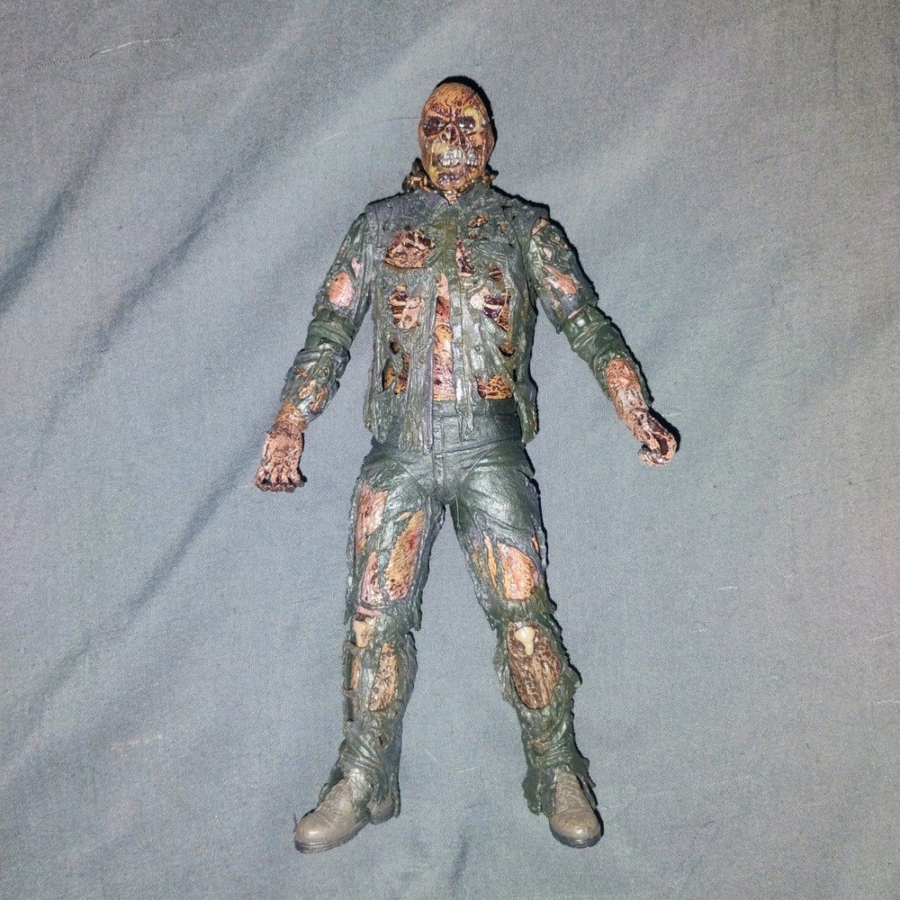 NECA Ultimate JASON VORHEES Friday the 13th Part VII New Blood Figure