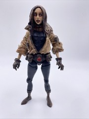 Liz Sherman Action Figure Hellboy Comic Mezco Toyz 2005 (Mike Mignola) No Flames