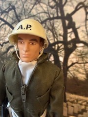 U.S. AIR FORCE AIR POLICE OFFICER RARE EARLY COTSWOLD ISSUE ELITE BRIGADE