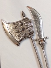 Lot of 2 weapons for action figure – heavy metal battle axe & dagger – quality