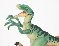 2018 Jurassic World Fallen Kingdom Mattel Legacy Green Jumping Velociraptor Arti