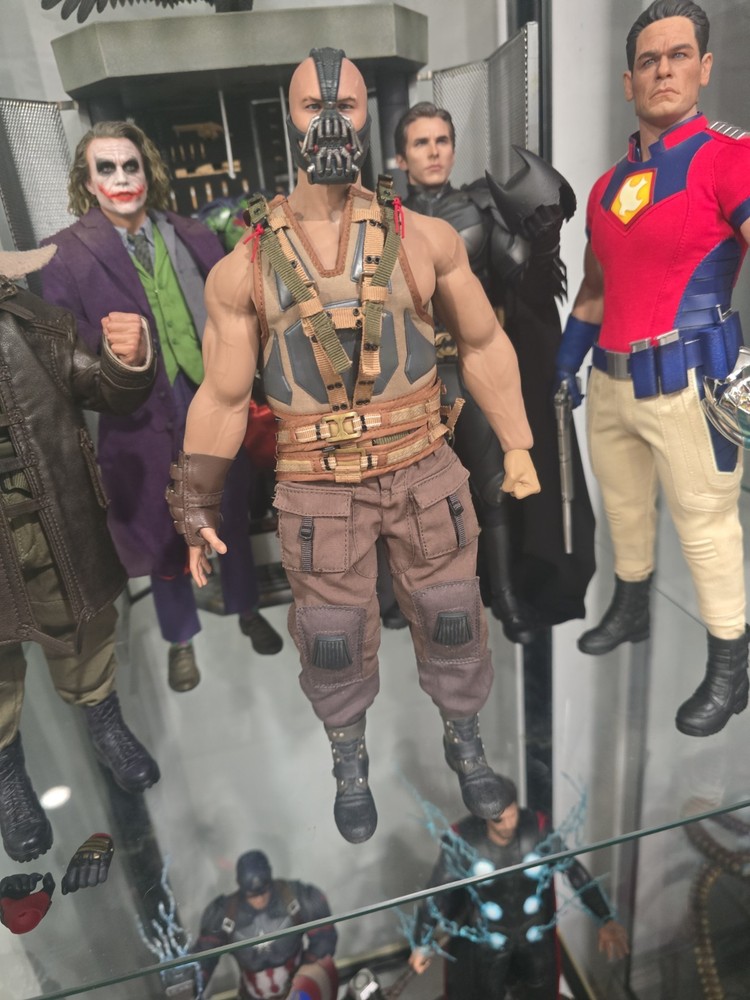 Hot Toys Bane Custom. Seamless Silicon Muscular Body
