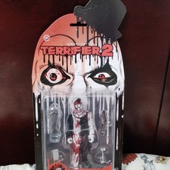 Trick Or Treat Studios Terrifier 2 Eye Poppin’ Art the Clown Figure w/ Weapons