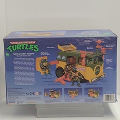 Playmates Toys Teenage Mutant Ninja Turtles – Turtle Party Wagon Action Figures