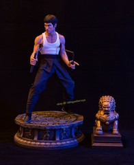 Blitzway BW-SS-20901 Fist of Fury Kung Fu master Lee 1/4 Resin Tribute Statue