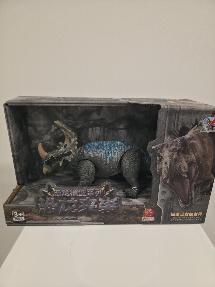 Dinosaur Triceratops Figure 8.3” Articulated Movable Parts Kids Toy