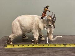 Schleich 70063 The Mighty Fighter War Elephant with Rider (Broken Spear)
