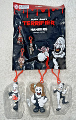 DAMIEN LEONE’S TERRIFIER HANGERS SET OF 3 **NEW OPENED**