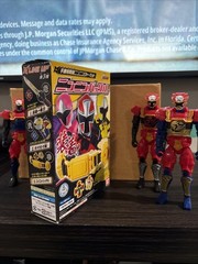 Ninja Steel Lion Fire Gold, Red, an Blue with blaster an Japan Power Star Belt
