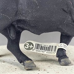 Schleich Black Bull Stepping Toy Figure Horned Farm Cattle Spanish Diorama 13875