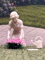 1:24 1950 Dollhouse Sunny Sue Gardener Inspired by Marx