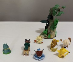 Pokemon Select Wild Jungle Enviroment 25 Figures Lot Mankey Treecko Bobble Head