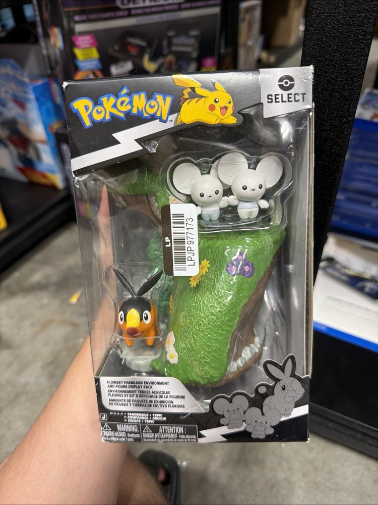 Pokemon Select Environment Pack Flowery Farmland Tepig and Tandemaus 7 In Hand