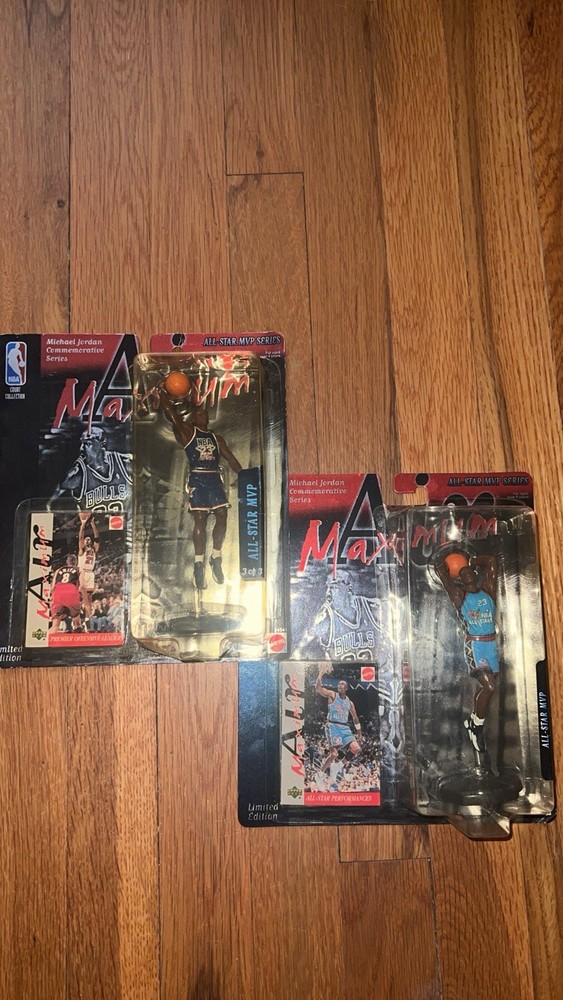 Mattel Maximum Air Michael Jordan NBA Figure Lot 2 1988/1998. Error mis sticker