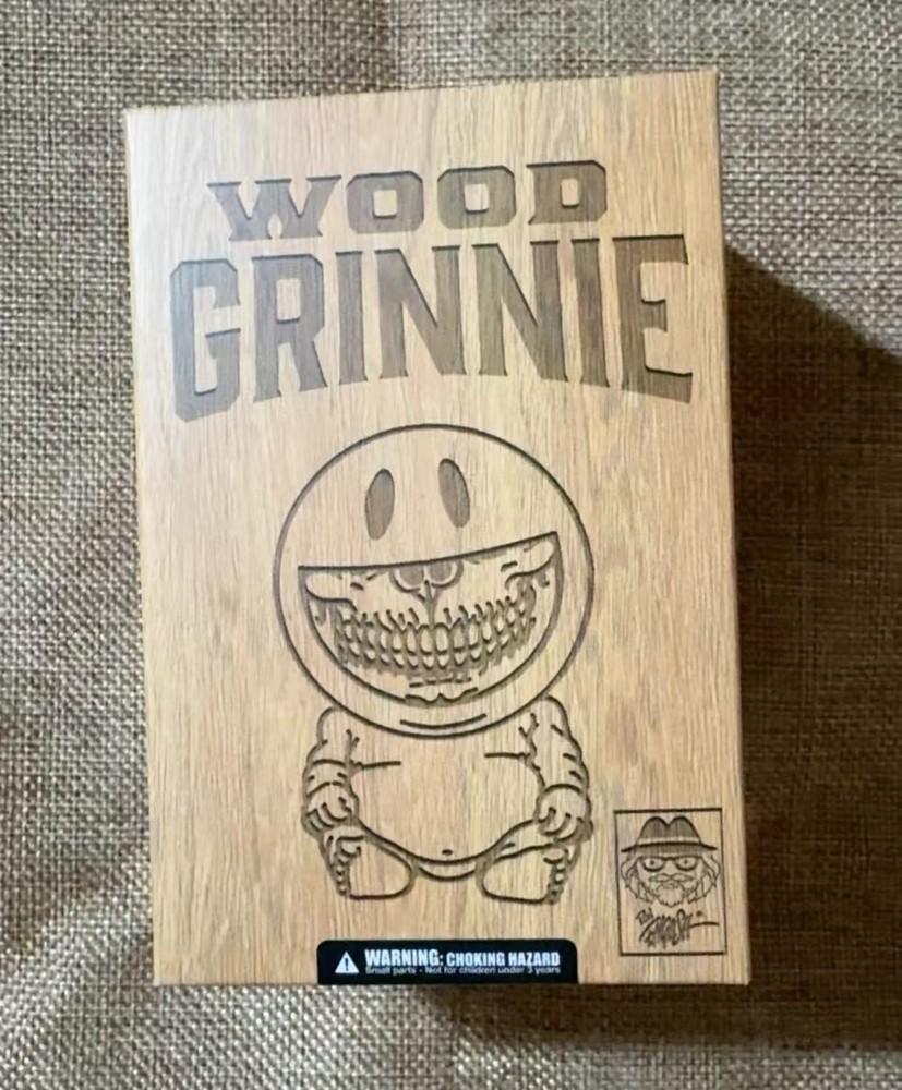 poplife mindstyle wood grinnie art ron english designed art toy maybe 10cm tall