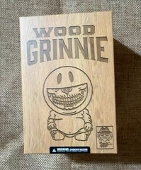 poplife mindstyle wood grinnie art ron english designed art toy maybe 10cm tall