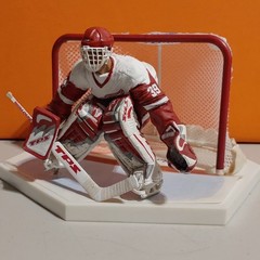 Figurine McFarlane NHL Series 2 Dominik Hasek White Regular Detroit Red Wings