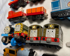Various Lot of Thomas the Train Toys Magnetic Wood Die-cast Plastic Zoo Farm