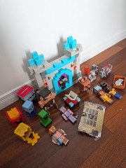 Huge! Minecraft Mojang Bundle Building Set Action Figures Lot