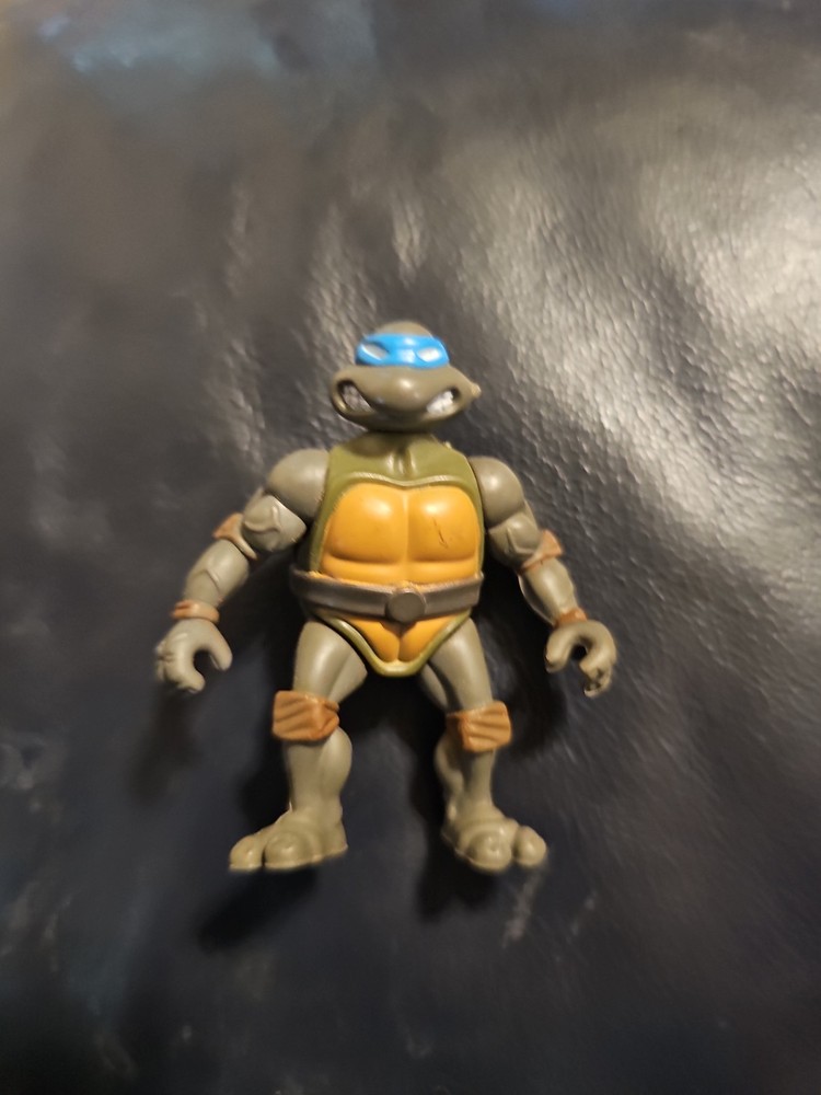 Playmates Teenage Mutant Ninja Turtles 2002 Donatello Mini Action Figure 2.25in