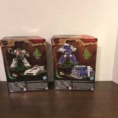 Transformers Kingdom War for Cybertron Deluxe Class Wheeljack , Autobot Pipes