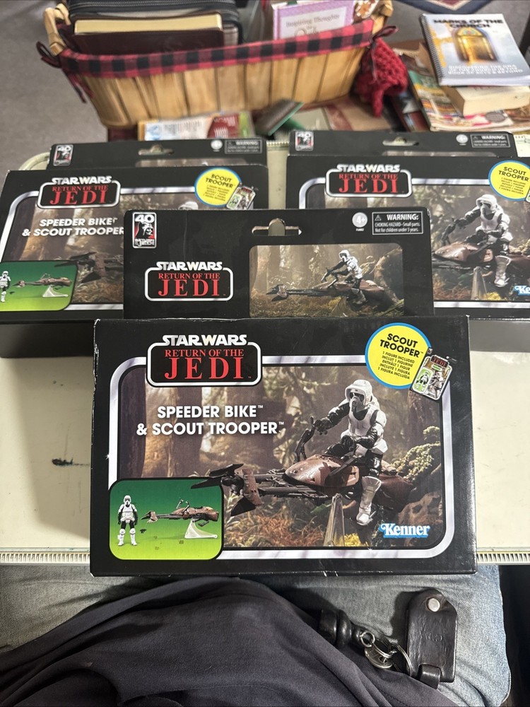 STAR WARS The Vintage Collection Speeder Bike and Scout Trooper – ROTJ – NISP!!
