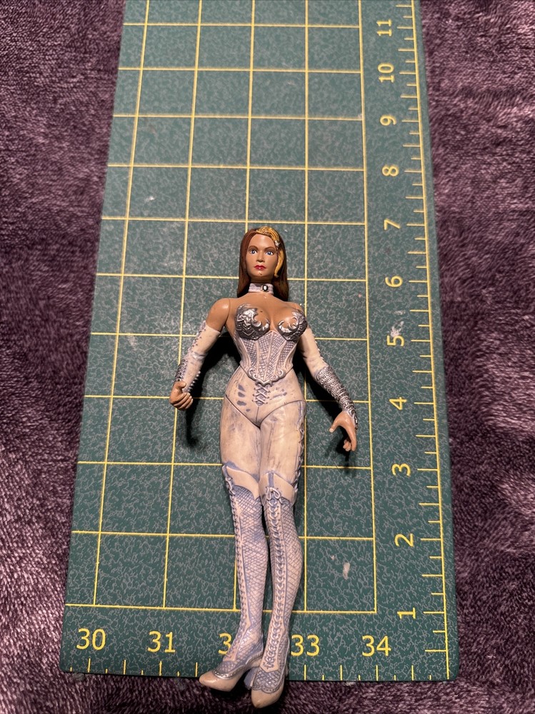 6” Scale Alley Cat White Outfit Figure Action Toys, Alley Baggett 2000