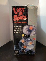 Radio Control B-9 Robot 24″ Tall LOST IN SPACE Trendmasters w BOX No Remote